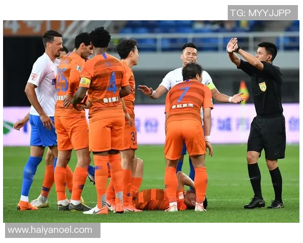 鲁能与泰达激战正酣现场直播全程回顾与精彩瞬间分析