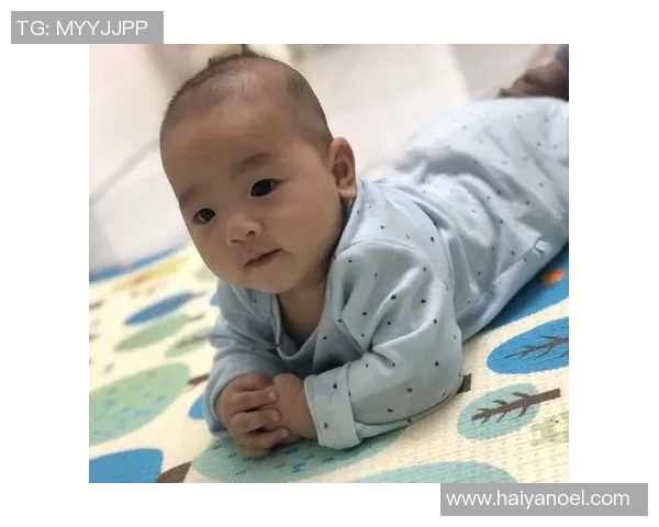 小法女友的甜蜜生活揭秘她与明星男友的爱情故事与成长历程